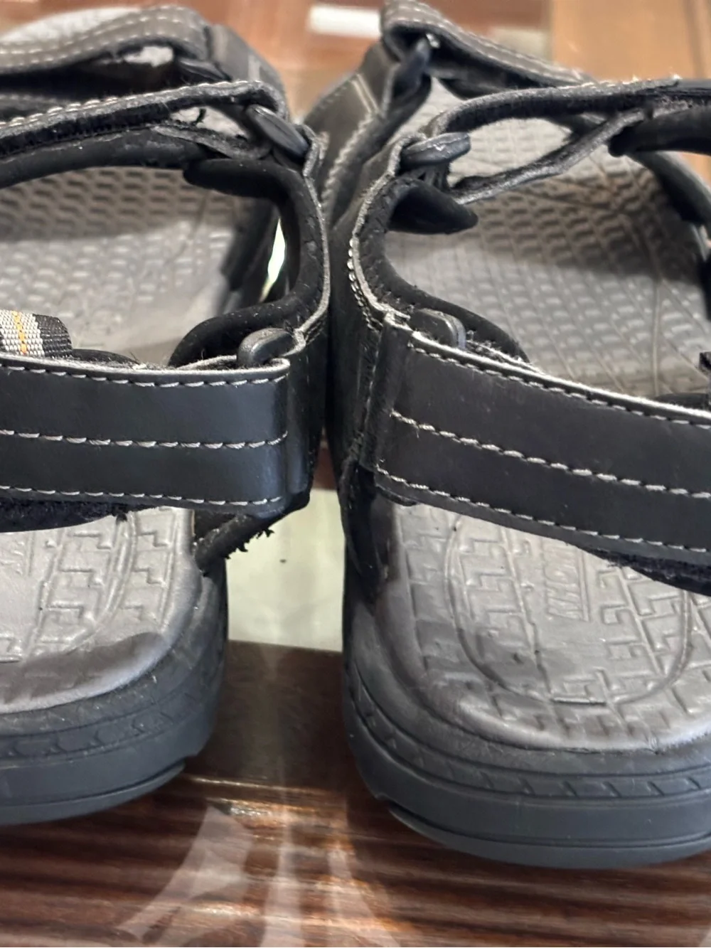 Khombu Men’s Black/Gray Hook & Loop Strap Sport Sandals US 9 EU 42